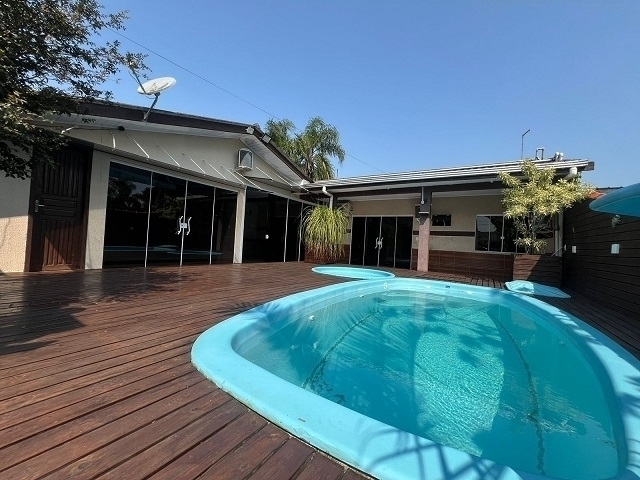 Casa com piscina, averbada!!! - Pontal do Paraná - Venda 